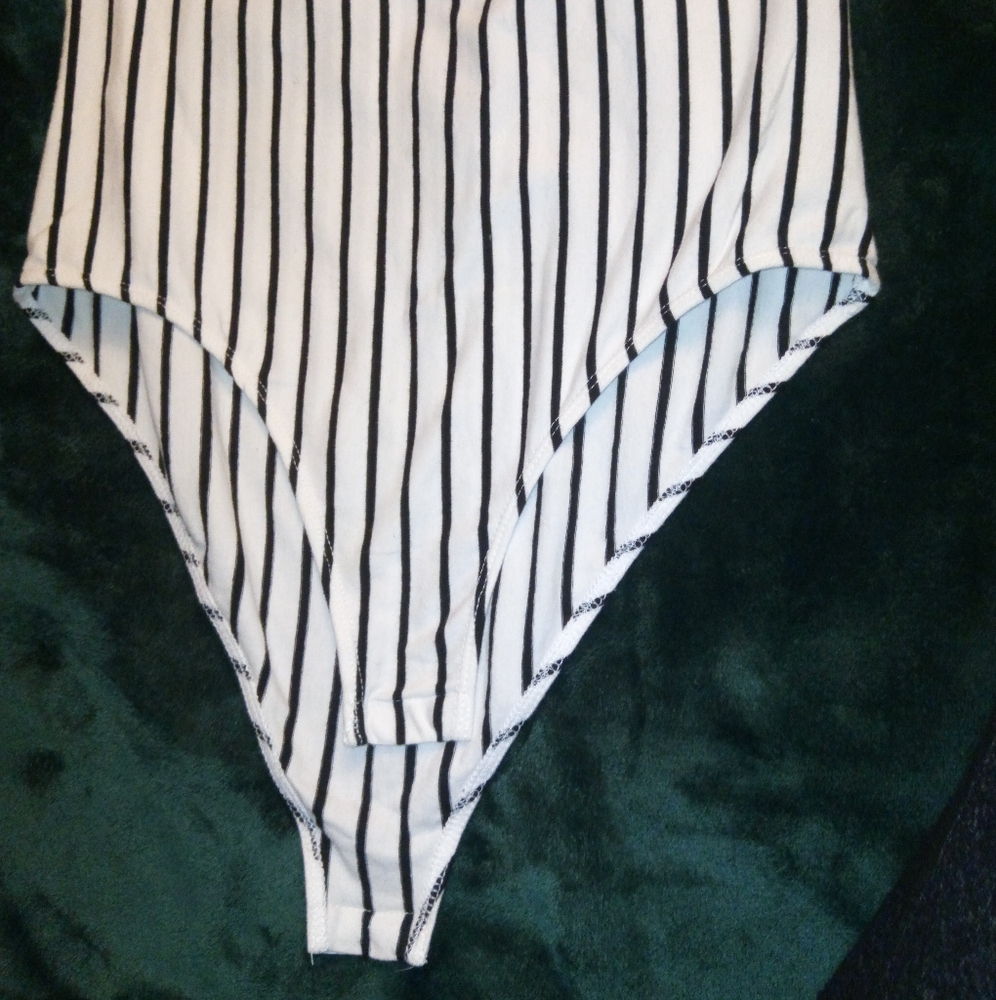 Ambiance White & Black Striped Bodysuit Sz XL - Picture 4 of 8